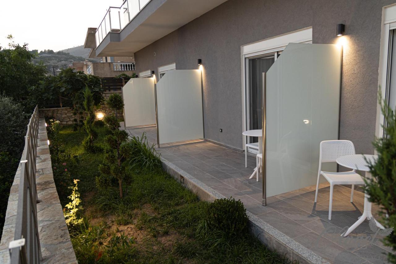 Angel Saranda Palace Exterior photo